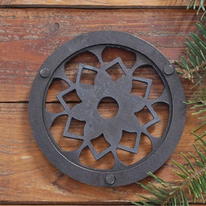 Flower Trivet * Metal Trivet for Hot Dishes * Black Trivet for Hot Pan * Trivet with Feet * Hot Plate Holder * Iron Pot Stand * Hot Plate