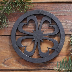 Heart Trivet * Metal Trivet for Hot Dishes * Black Trivet for Hot Pan * Trivet with Feet * Hot Plate Holder * Iron Pot Stand * Hot Plate