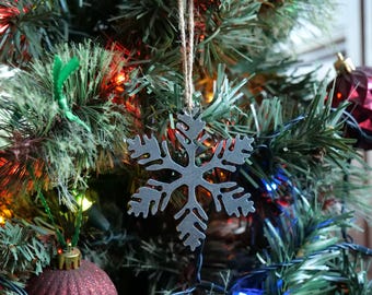 Metalen sneeuwvlokornament * Kerstdecor * Wintercadeaus * Handgemaakt kerstornament * Sneeuwcadeaus * Winters ornamentcadeau