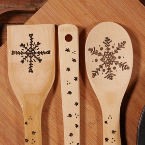 Wood Burned Snowflake Spoon Set * Winter Spoon * Wood Spoon Set * Wood Burned Spoons *Laser Engraved Spoons *Engraved Wood Spoon * Christmas