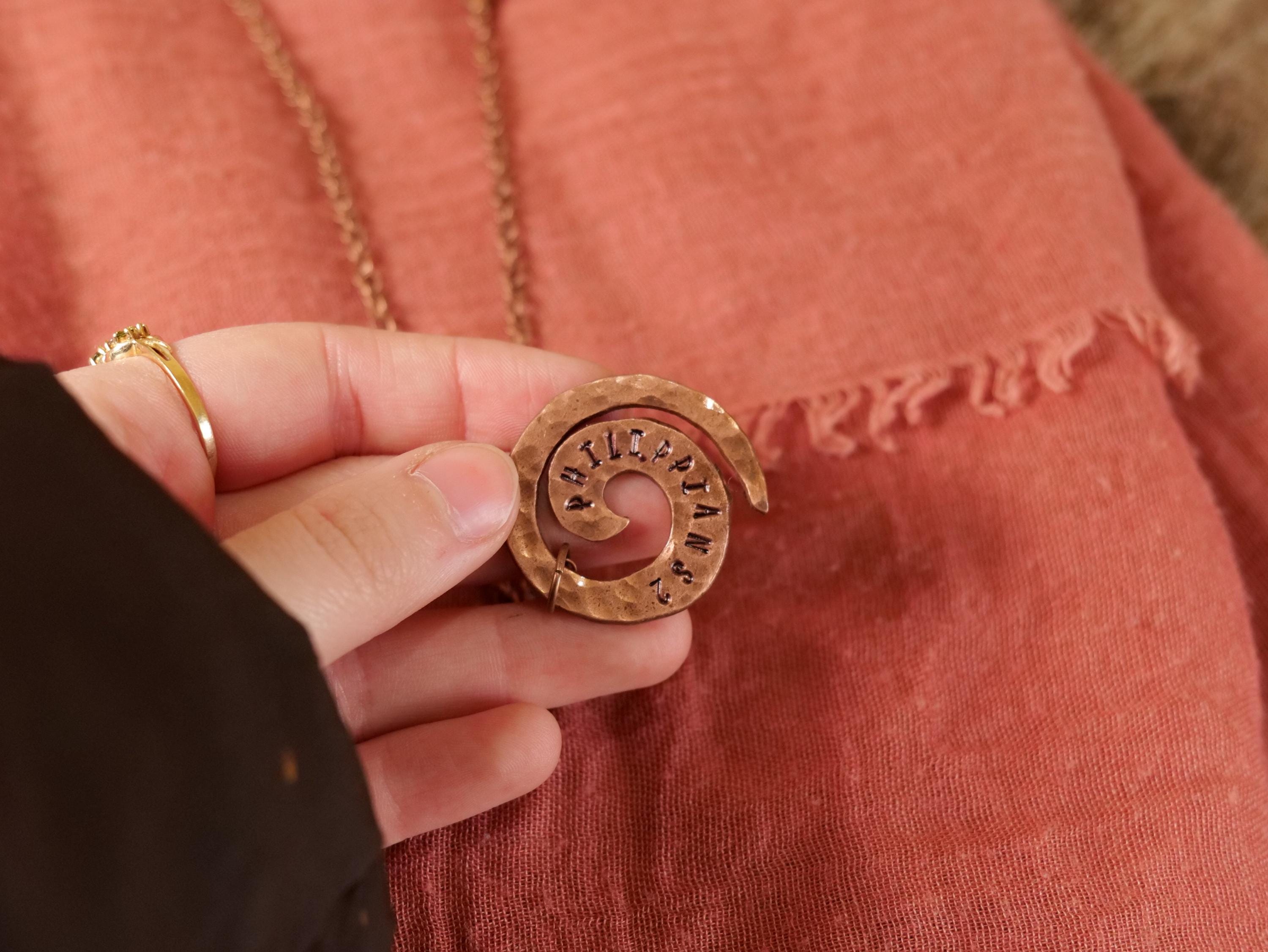 Collana Con Ciondolo Croce E Ali D'Angelo, Versetti Della Bibbia (Filippesi, Matteo). Gioiello Religioso Per Donne E Ragazze. Regalo Per Compleanno, Natale, Prima Comunione.