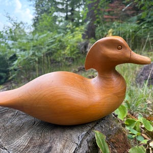 Hand-Carved Vintage Wooden Duck Decoy – Rustic Folk Art, Collectible Waterfowl Figurine