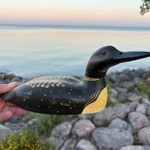 Vintage Hand-Carved Wooden Loon Sculpture: Canadian Wildlife Cabin Decor