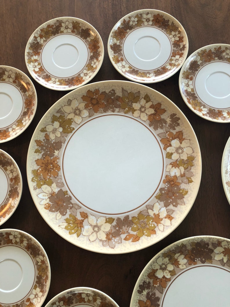 11 Pieces of Vintage Lenox Ware Melmac Melamine Floral Yellow /& Brown Daisy Platter Plates Saucers