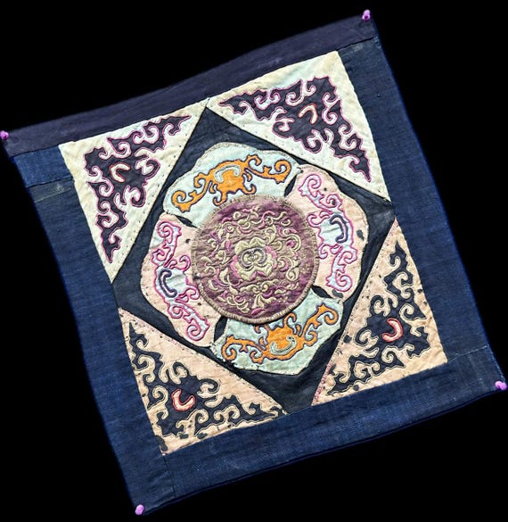 アンティーク中国シルク刺繍：伝統的なモチーフ、掛け飾り（16インチ 
