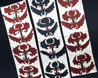 Traditionele handgeborduurde ophangingen en fragmenten - inclusief verzending.