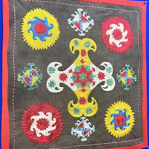 Tajikistan Kungrat Silk Embroidered Mirror Cover & Hanging - Shipping İncluded. (23&#39;&#39; x 24&#39;&#39;) İnc.