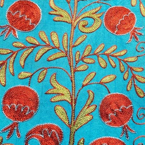 Uzbekistan - Bokhara Ethnic Silk Embroidered Suzani & Hanging - Shipping İncluded. (82.5&#39;&#39; x 51&#39;&#39;)İnc.