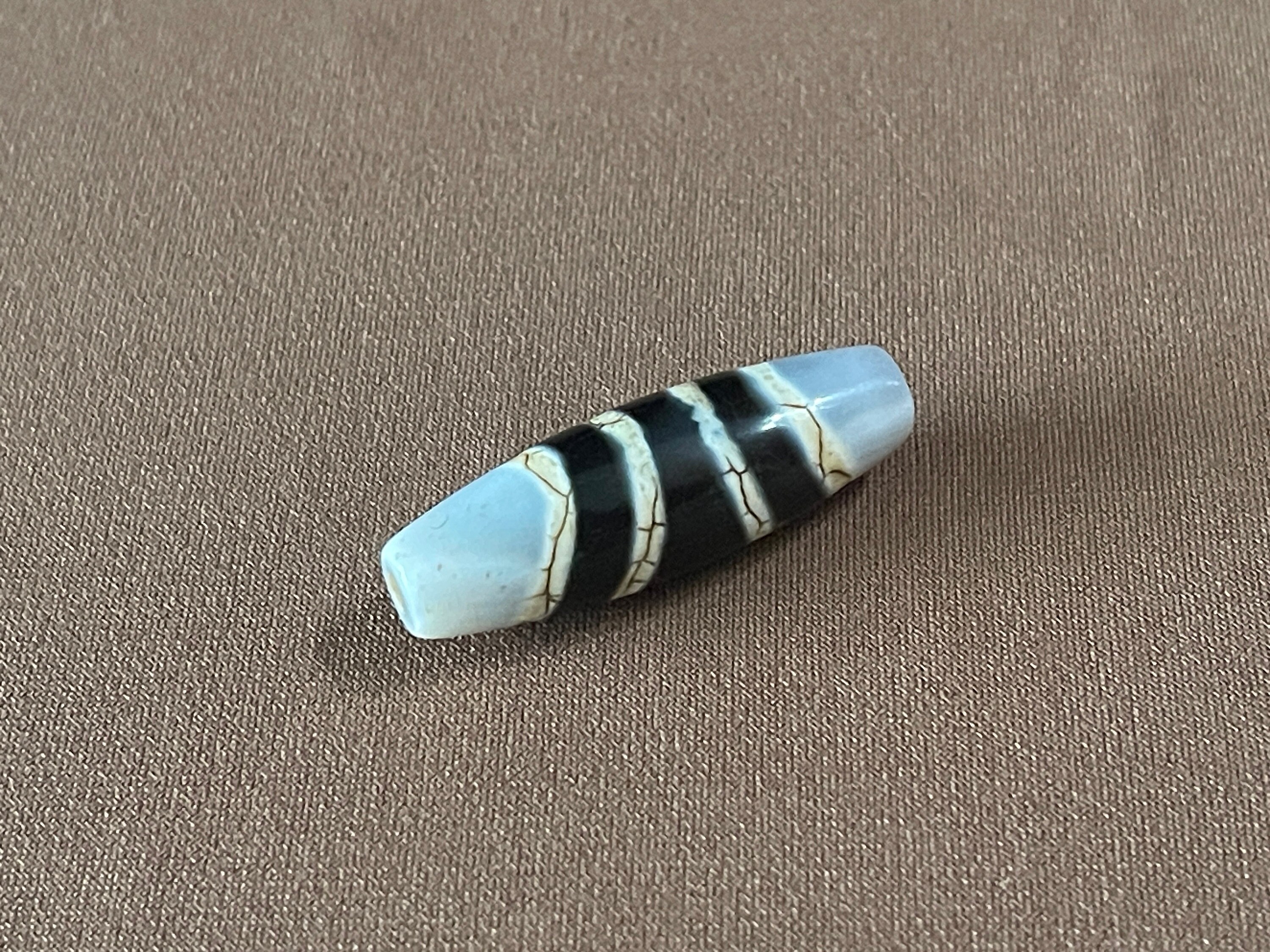 Ancient Tibetan Chong Dzi Stone & Authentiz Collectible Dzi Bead