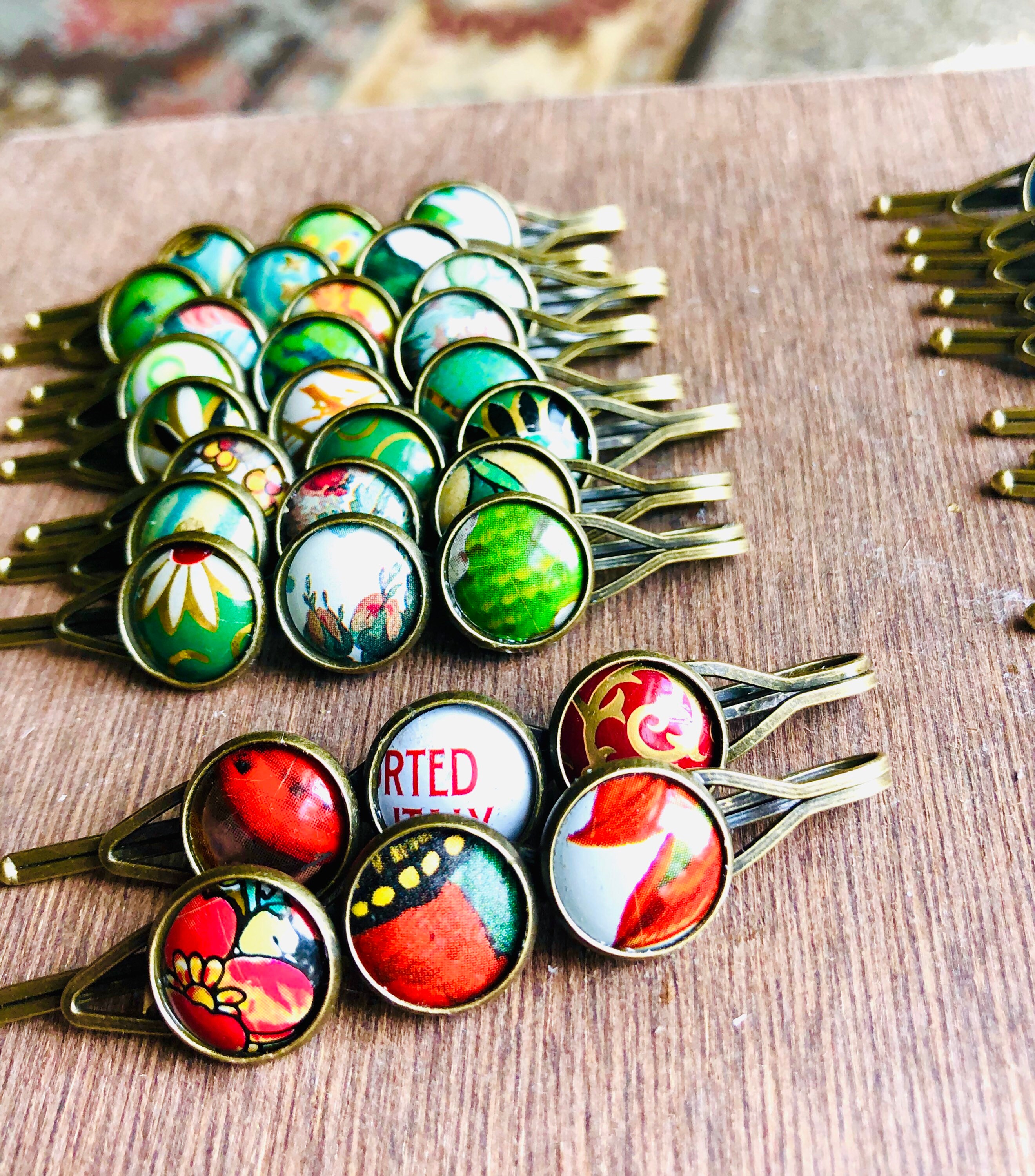 Haarspangen | 6 Bobby pin Haarklammern aus 3 gesprenkelten Blechdosen | Upcycled Teedose Haarspange | Mädchen Haar Ideen | Haarspangen