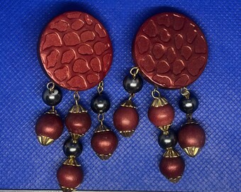 Vintage Burgundy and Black Clip-on Earrings, Carved Dangle Beads, 80s Style, Elegant and Rare Retro Jewelry