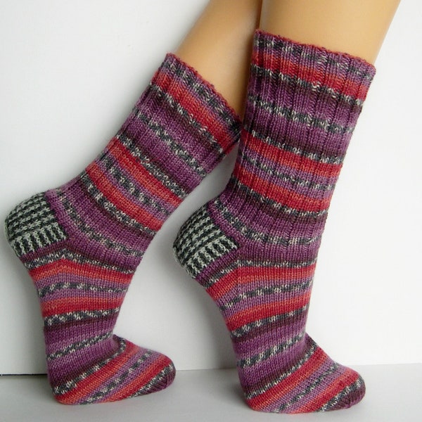 Rote Socken Wolle mit Seide, Seide-Merino,  Wunschgröße, Damensocken, Wollsocken, Ringelsocken, bunt handgestrickt