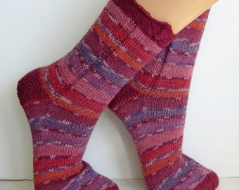 Spitzenrand Socken Wunschgröße, Damensocken, Wollsocken, Spitzenrand gestrickt, Ringelsocken, bunte Damensocken, handgestricke Socken rot