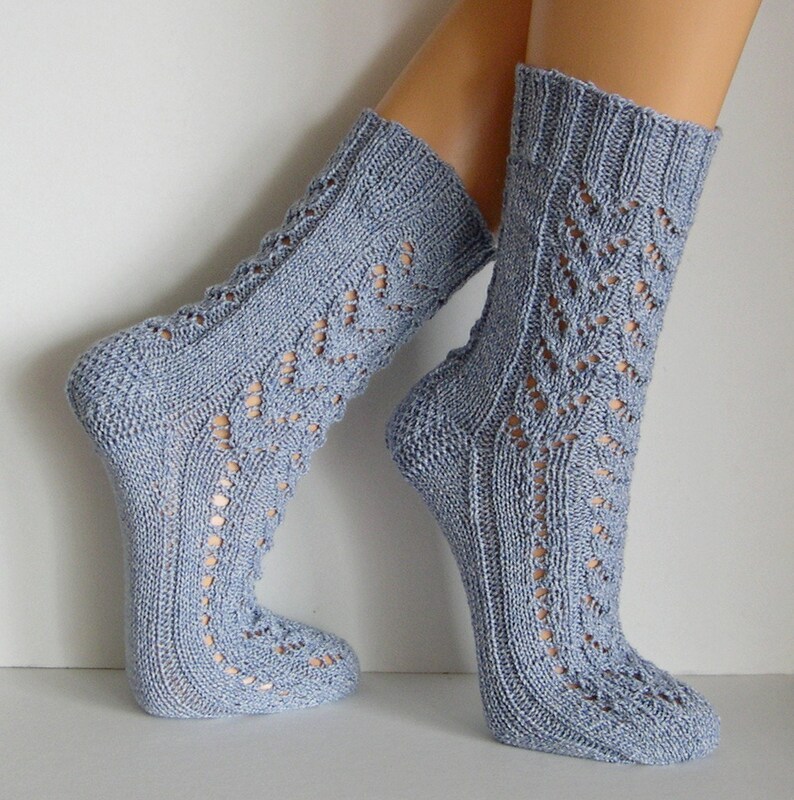 Spitzenstrümpfe, Baumwoll-Socken, Dirndl Trachten-Socken, Lochmuster, Trachtensocken Kinder, vegane Socken, handgestrickt, Baumwollsocken, jeansblau