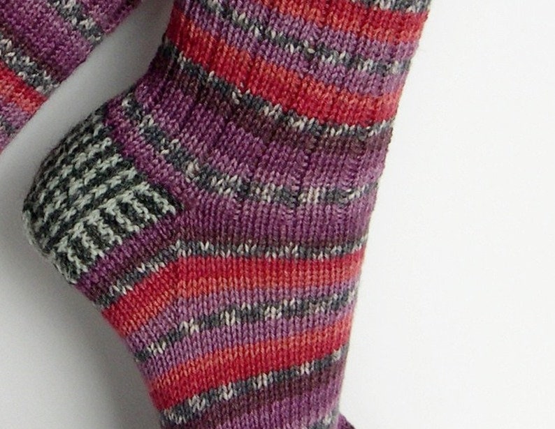 Rote Socken Wolle mit Seide, Seide-Merino, Wunschgröße, Damensocken, Wollsocken, Ringelsocken, bunt handgestrickt image 2