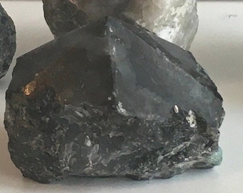 Emerald Standing Point with Natural sides,Inspiration stone,Healing Stone, Healing Crystal, Chakra Stone, Spiritual Stone