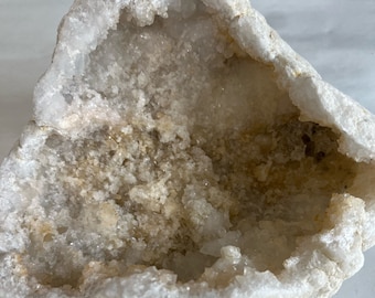 Clear Quartz Geode Specimen, White Quartz Geode, Crystal Quartz Geode,  Clear Quartz Geode, Rock Geode, Cluster Geode