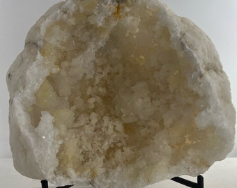 Clear Quartz Geode Specimen, White Quartz Geode, Crystal Quartz Geode,  Clear Quartz Geode, Rock Geode, Cluster Geode