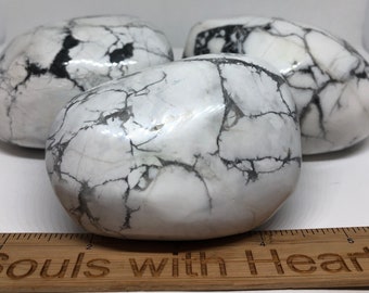 Howlite Palm Stone, Power Stone, Calming, Teaches Patience, Healing Stone, Healing Crystal, Chakra Stone,Spiritual Stone, Meditation Stone
