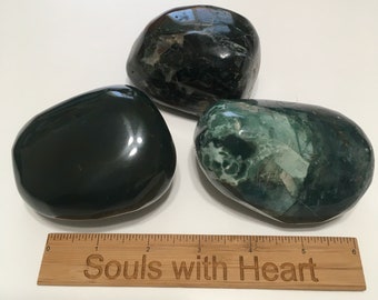 Bloodstone Palm Power Stones, Gives Courage, Calms the Mind, Powerful Healing, Healing Stone, Spiritual Stone, Gemstone