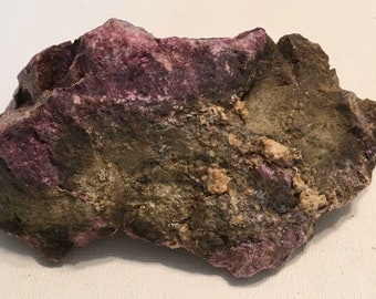 Stichtite Natural Stone, Healing Crystals and Stones,stimulates feelings of love, forgiveness, compassion.
