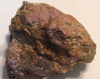 Stichtite Natural Stone, Healing Crystals and Stones,stimulates feelings of love, forgiveness, compassion.