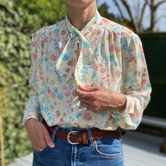 Floral Blouse Pretty Vintage Blouse 