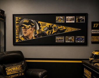 Vintage NASCAR Matt Kenseth #17 DeWalt Racing Framed Pennant & Card Display
