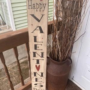 Vertical Happy Valentine's Day hearts Primitive Sign