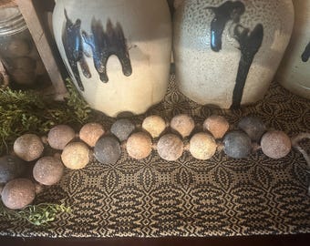 Primitive grungy decor beads