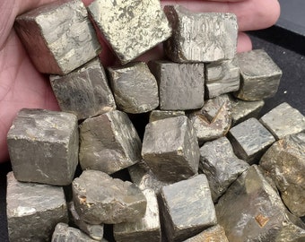 Cubo de pirita natural de España, cristal de oro de los tontos en bruto