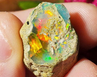 29 Carat Raw Ethiopian Opal Crystal: Natural Colorplay Stone