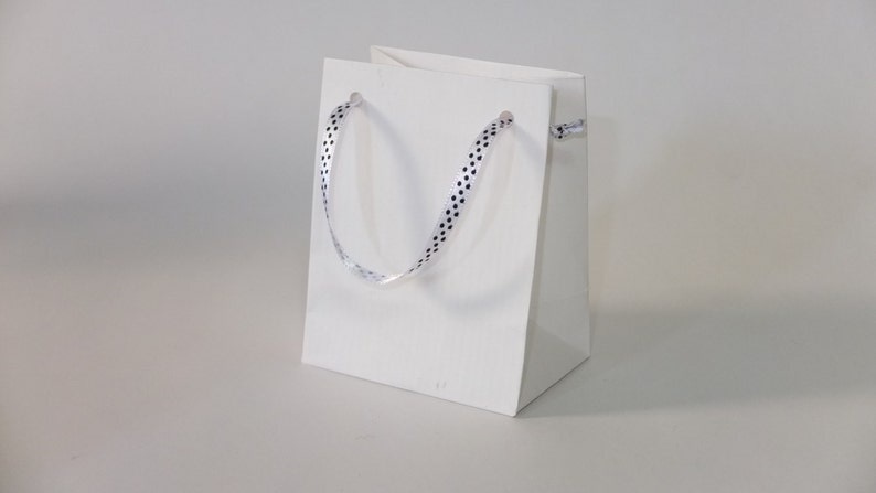 Extra petits sacs cadeaux 4 couleurs avec poignées en ruban à pois Pk. de 10 sacs faits à la main image 4