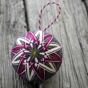 Aquilegia Purple and White Temari Ball, Traditional Japanese Temari Ball,  Woven Star Temari Christmas Ornament, Hand Embroidered Temari