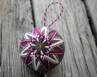 Aquilegia Purple and White Temari Ball, Traditional Japanese Temari Ball,  Woven Star Temari Christmas Ornament, Hand Embroidered Temari