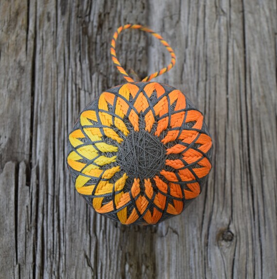 Phoenix Federn Japanische Temari Ball Gelb Und Orange Kiku Etsy