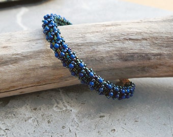 Bracelet with Lapis Lazuli Gemstones and Miyuki Beads in a Midnight Sky Palette, Vintage Style, 14kt Gold-plated Magnetic Clasp