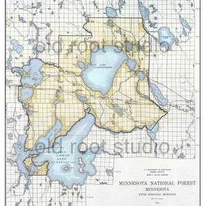 Dies ist eine handgemalte Landkarte des Chippewa National Forest mit Lake Winnebigoshish, Leech Lake und Cass Lake im Norden von Minnesota