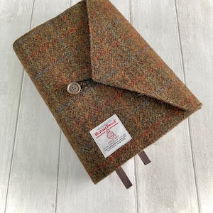 Housse de bible Harris Tweed® : plaid tartan écossais, rabat à boutons