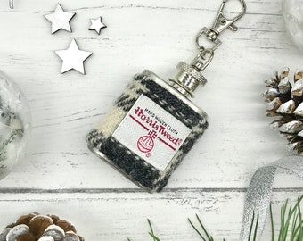 1oz Hip flask with Harris Tweed® sleeve in black & white check | Scottish Wedding Party Gift | Wedding Memento | Best Man's Gift | Groomsmen