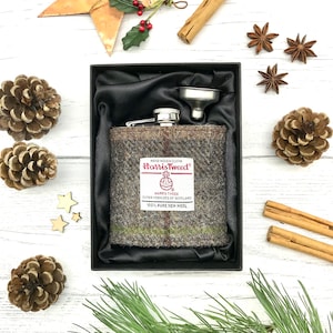 Harris Tweed®Gift Boxed 6 Unzen Flachmann: Scottish Edelstahl Flachmann Braun Grün