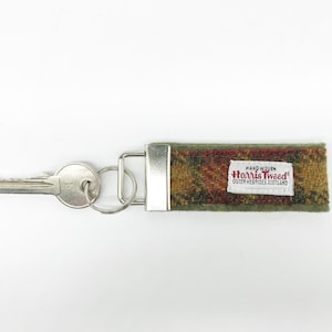 Scottish Harris Tweed® fob clé dans le rouge olive - chèque d’or Tweed New Home keychain ( fr) Porte-dents de pendaison de maison de Tweed