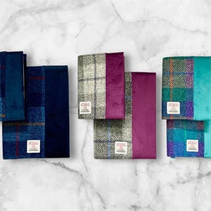 Couverture de livre A5 en Harris Tweed® et velours | Couverture pour agenda A5 à carreaux Harris Tweed® | Pochette pour ordinateur portable à motif tartan | Housse de protection en tweed