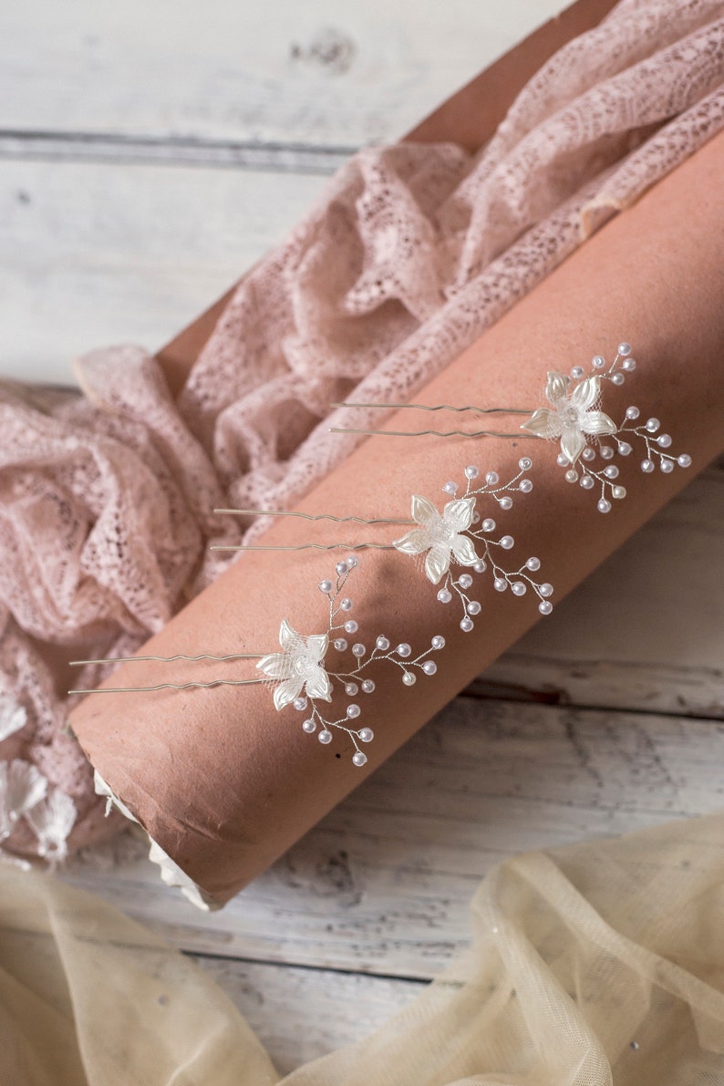 White Flower Hair Pins Flower Hair Accessories Wedding Hair Pin Floral Pins Bridal Hair Pins Bridal Hair Piece Headpiece Wedding Flower Comb