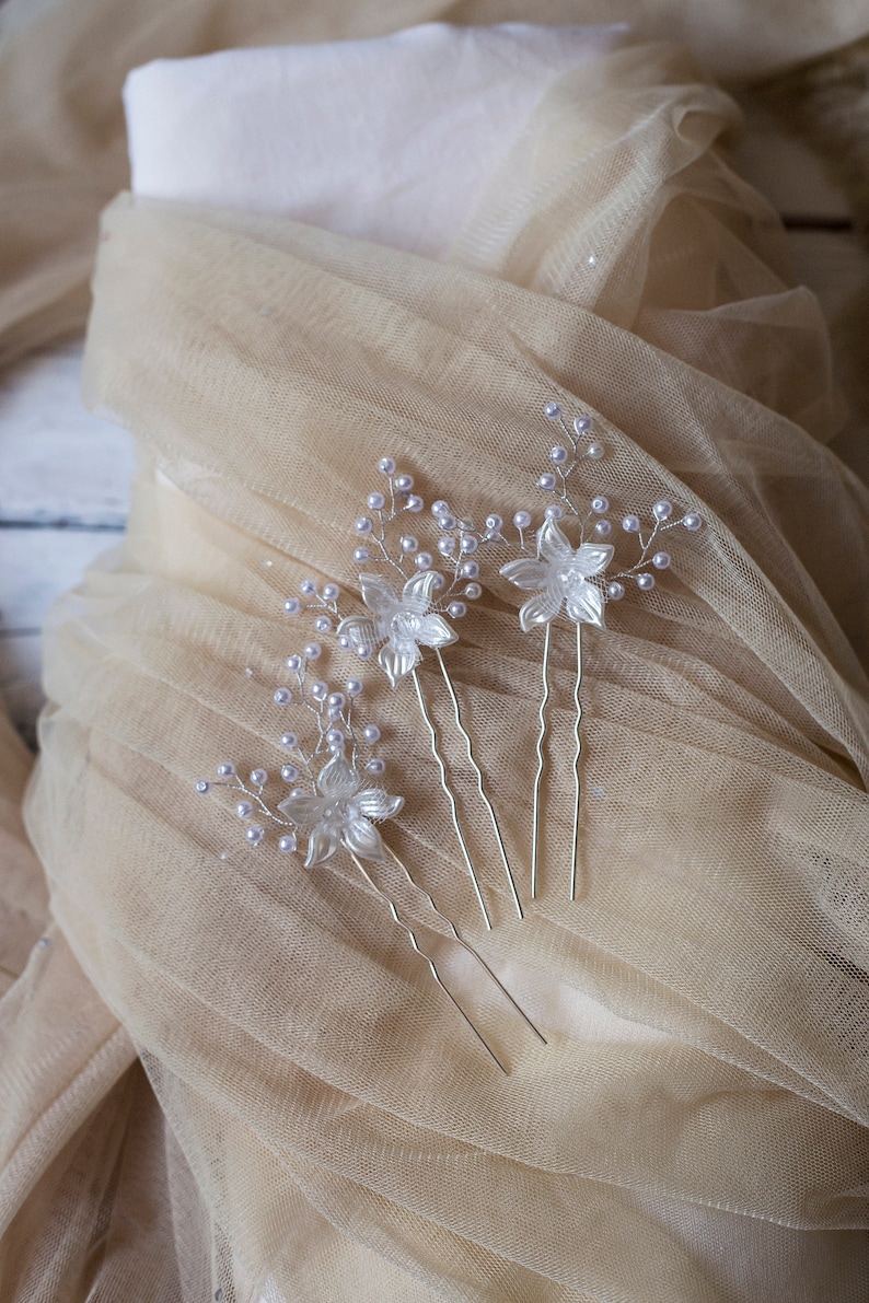 White Flower Hair Pins Flower Hair Accessories Wedding Hair Pin Floral Pins Bridal Hair Pins Bridal Hair Piece Headpiece Wedding Flower Comb
