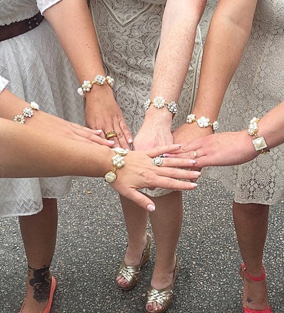 1 Vintage wedding bracelet, gold, pearl, rhinesto… - image 2