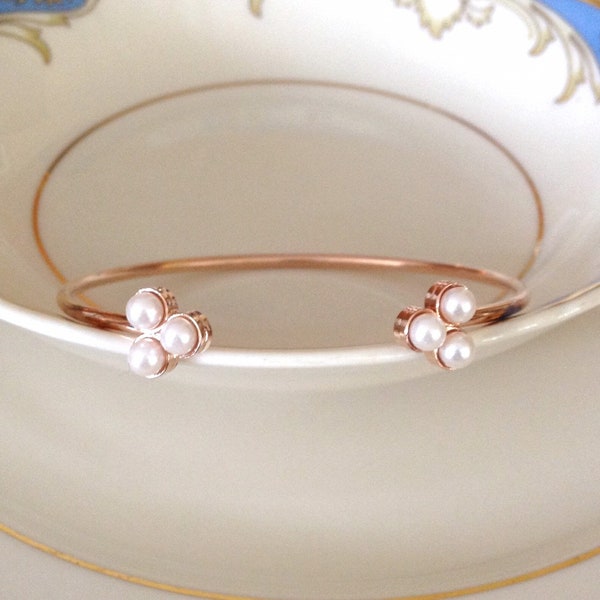 Rose gold pearl bracelet, bangle, open bangle, bridal bracelet, Wedding jewelry, wedding bracelet, bridesmaid gift, white, pearl, cream