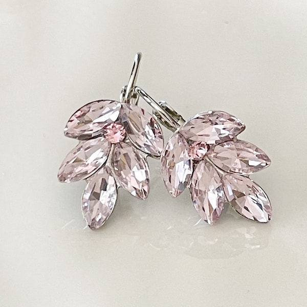 Blush leaf drop earrings, Pale pink crystal leaf earrings, pink bridal earrings, bridesmaid gift, pink wedding jewelry, Summer Spring