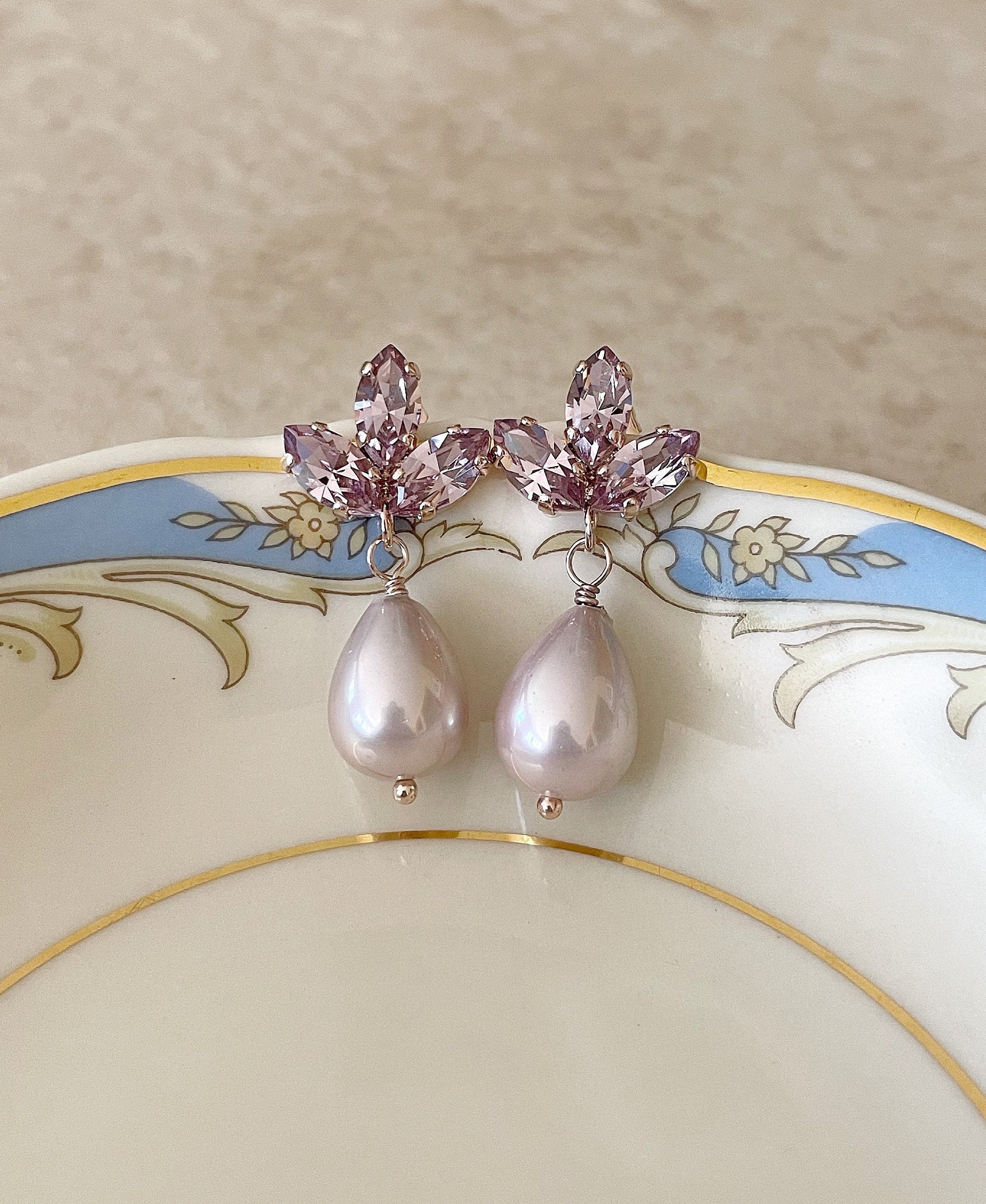 Pale Mauve Crystal and Pearl Drop Earrings, Mauve Glass Pearls, Bridal  Earrings, Bridesmaid Gift, Purple, Lavender, Lilac, Light Purple - Etsy  Hong Kong