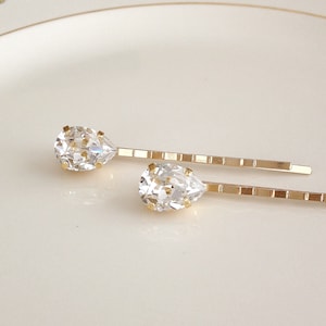 Simple pear cut crystal hair pins, Swarovski crystal, bridal hair accessory, bridesmaid gift, teardrop, bobby pins, wedding hair accessory